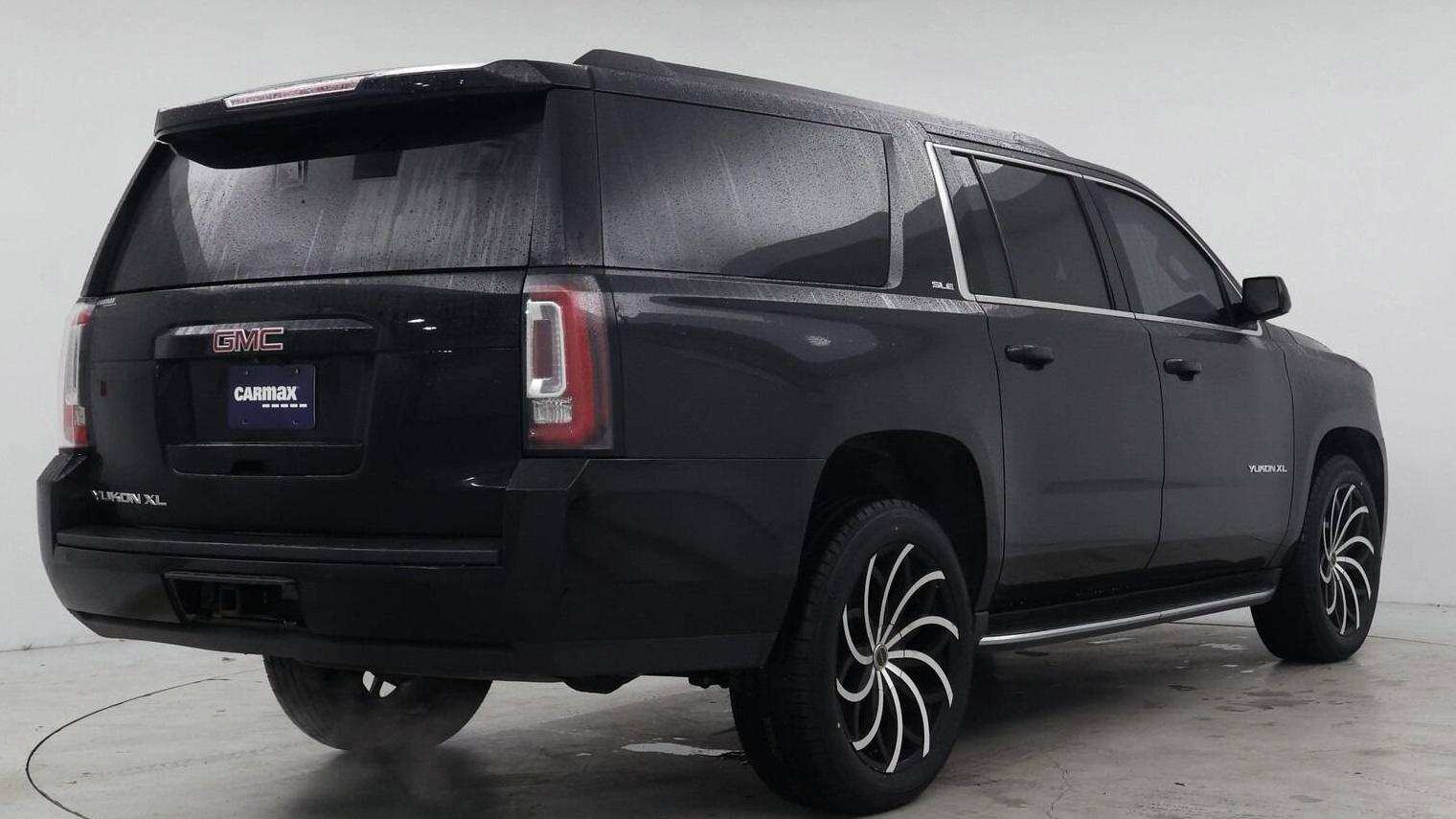 GMC YUKON XL 2019 1GKS1FKC0KR370979 image